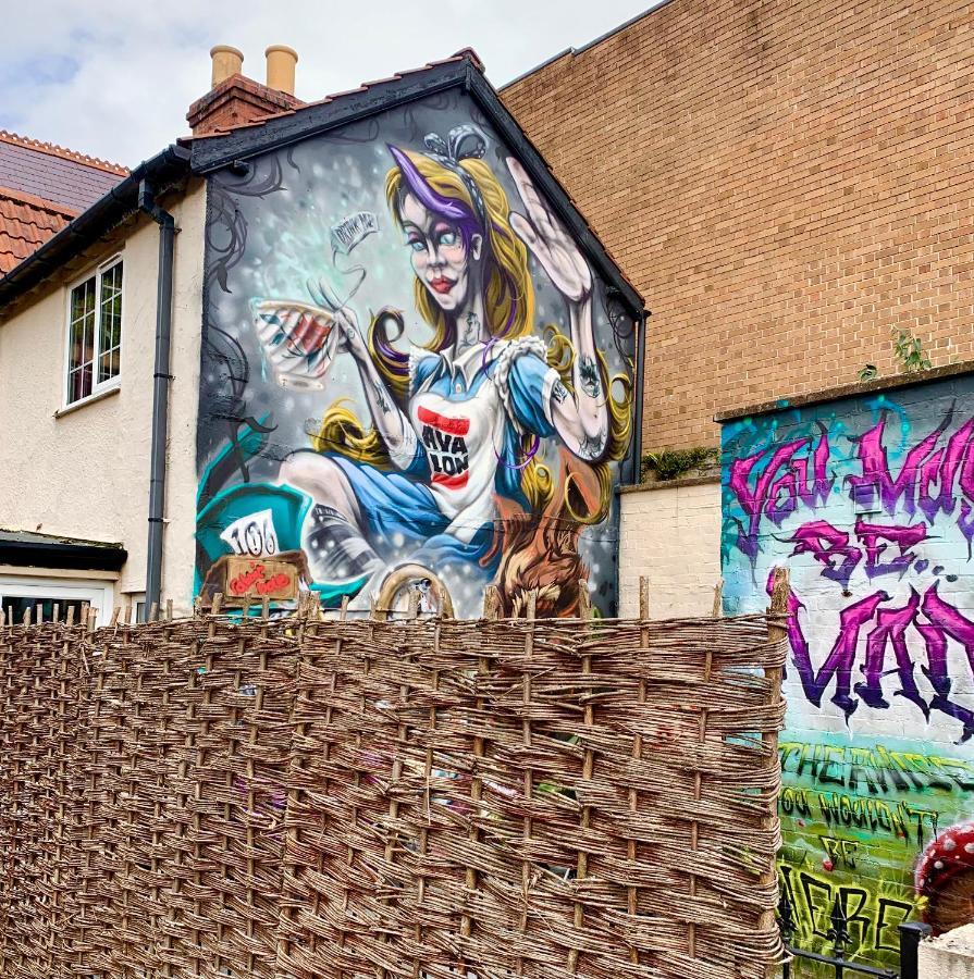 The Rabbit Hole Villa Glastonbury Exterior photo