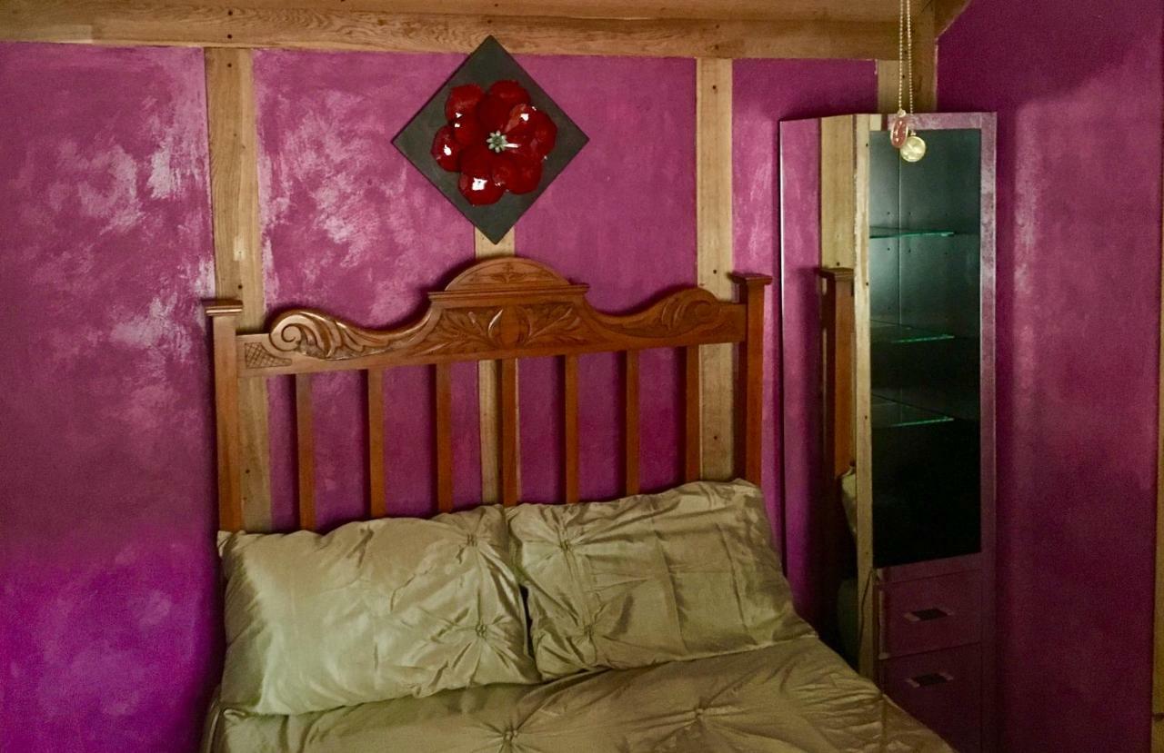 The Rabbit Hole Villa Glastonbury Exterior photo